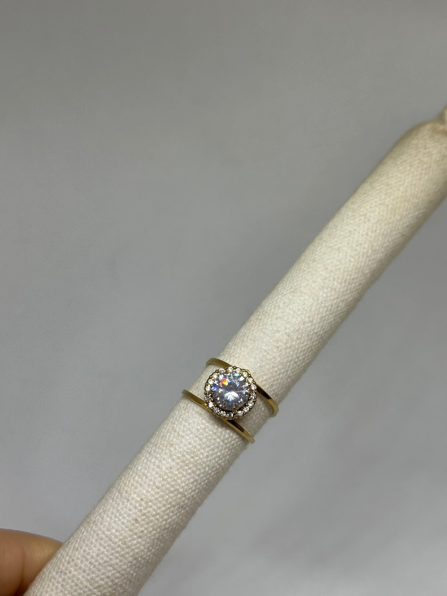Anello pietra rotonda regolabile