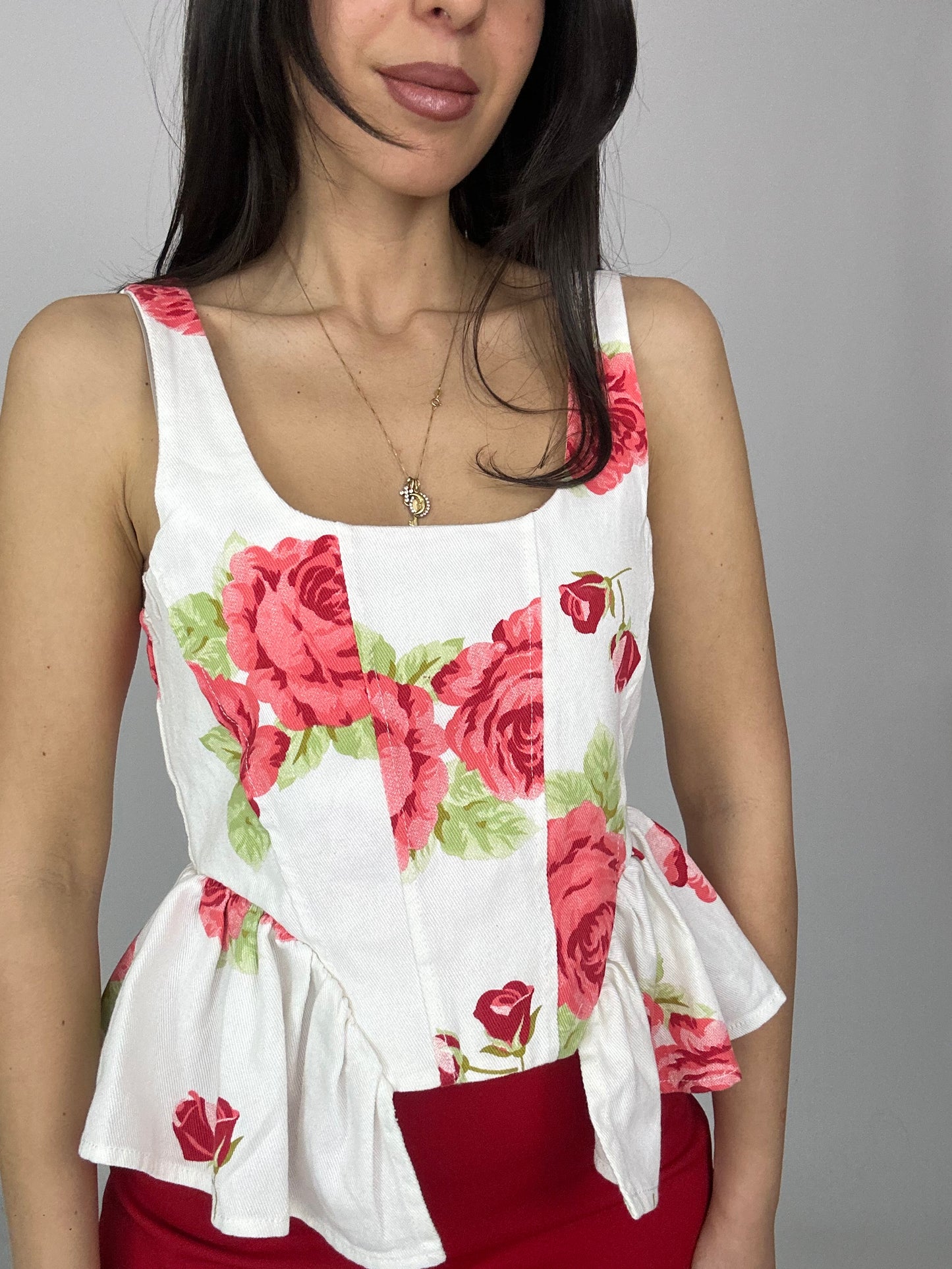 Top con rose lumina