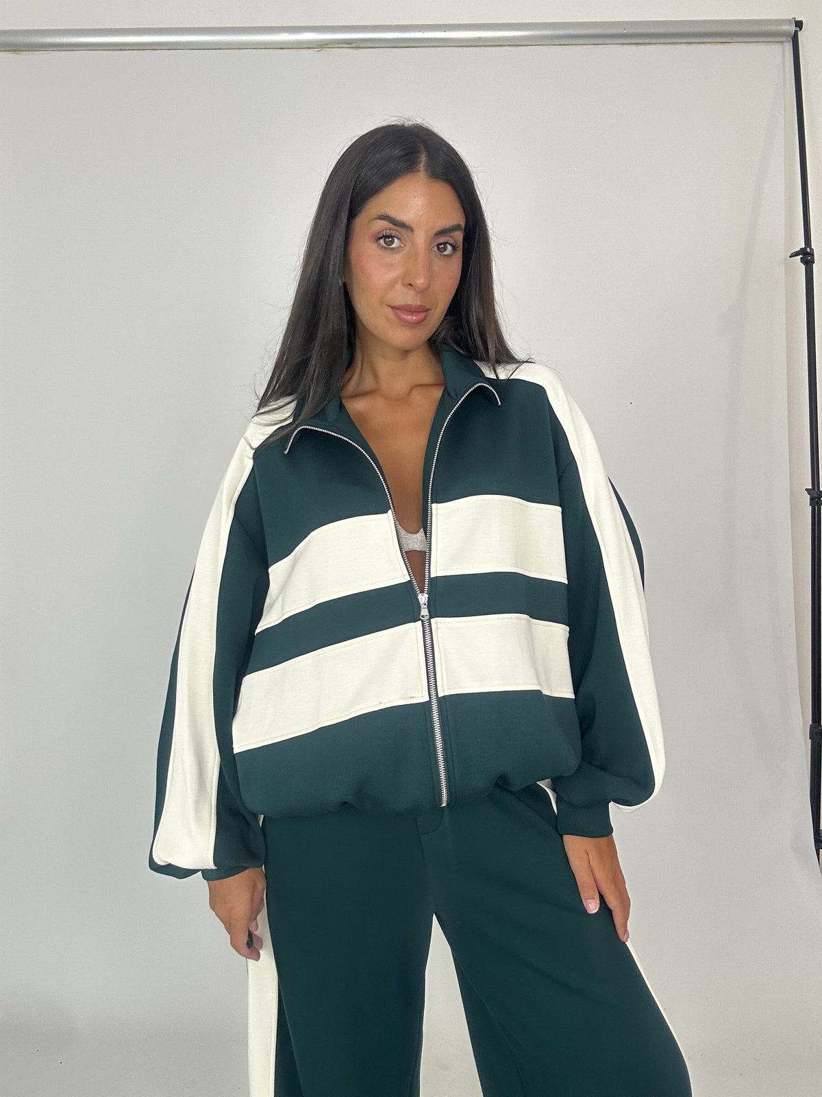 Tuta lumina verde striscia bianca