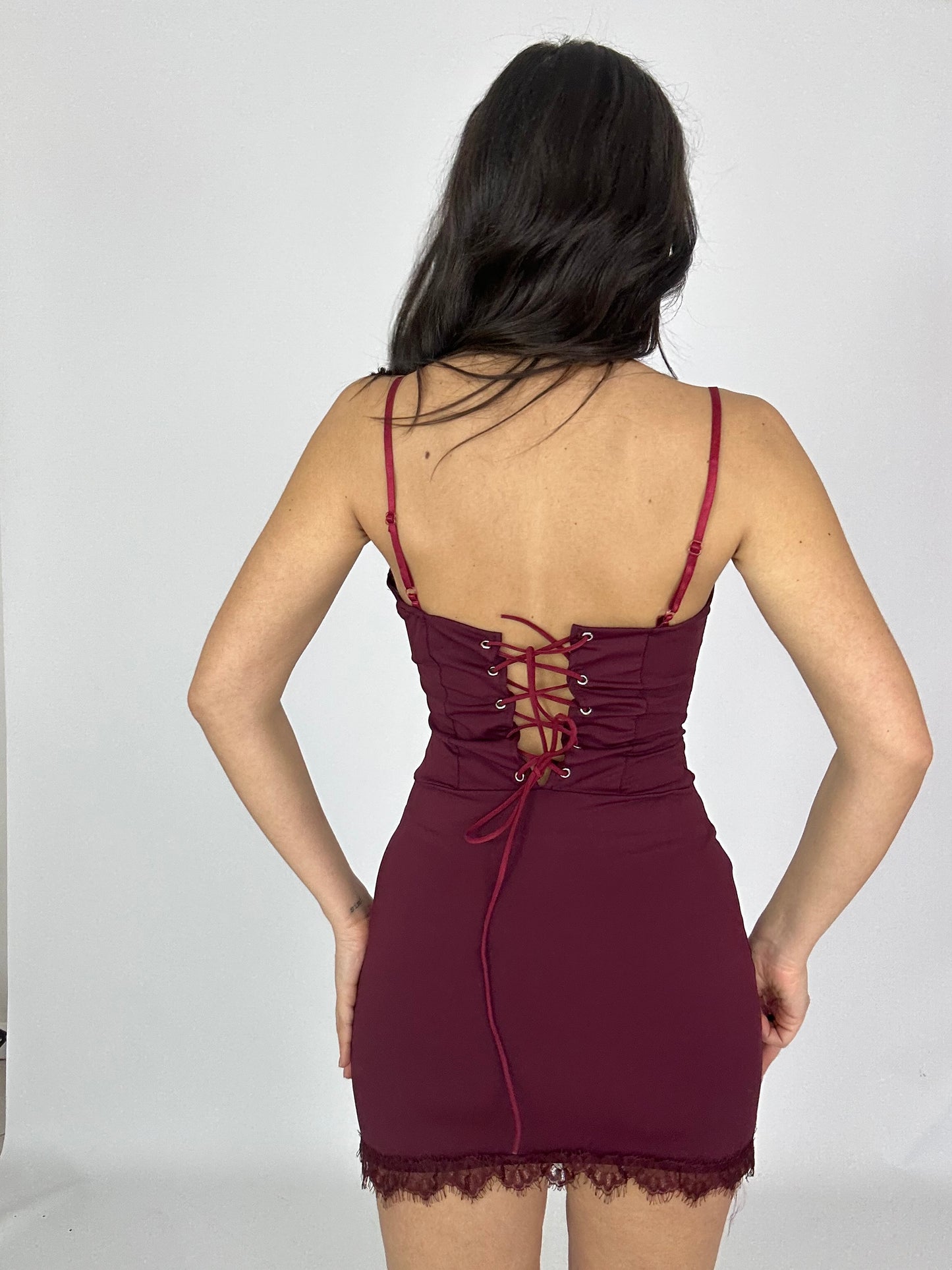Mini dress con pizzo