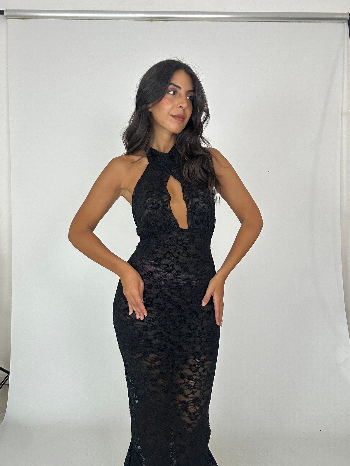 Abito in pizzo con balza nero