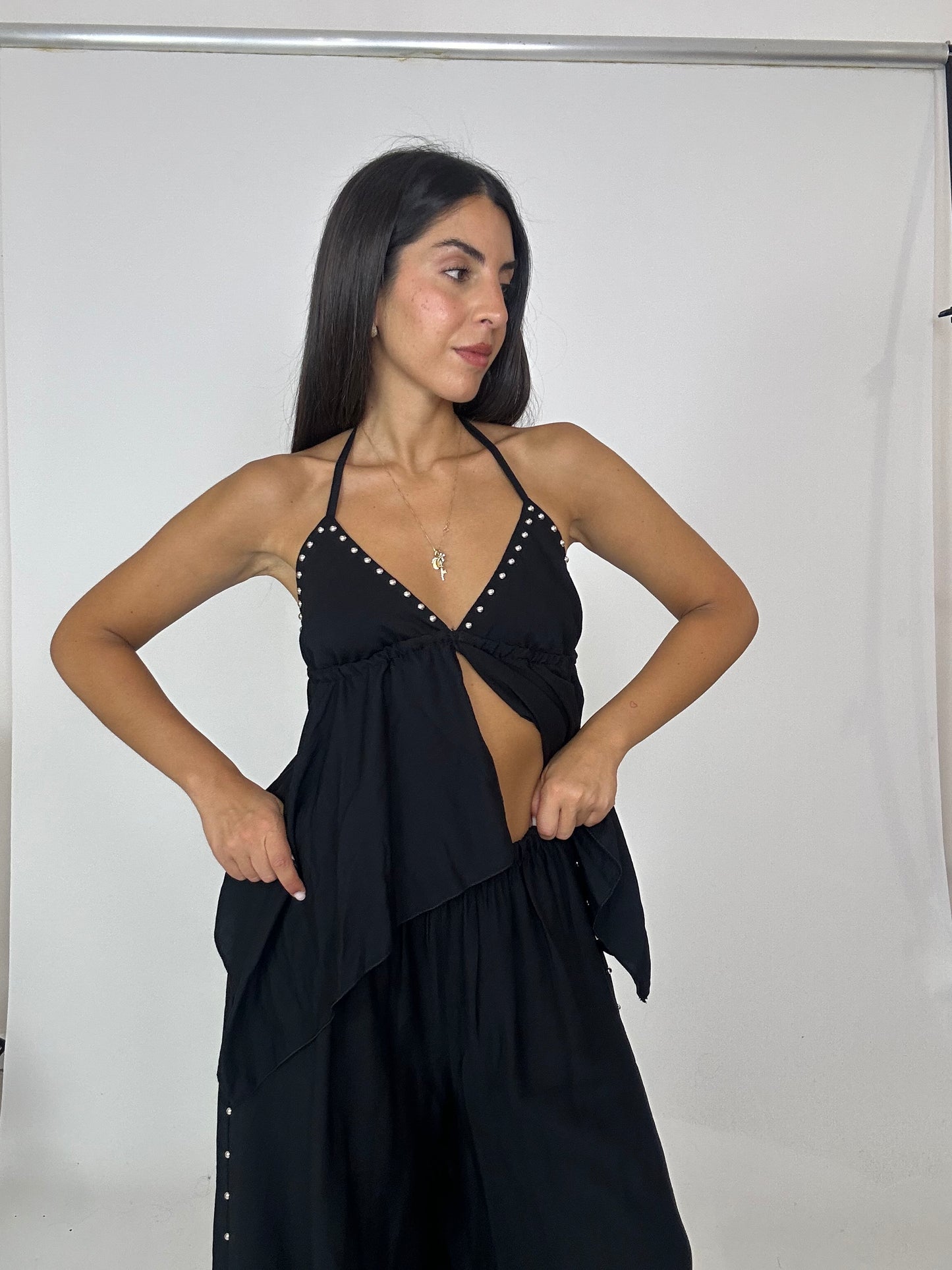 Coordinato nero con borchie