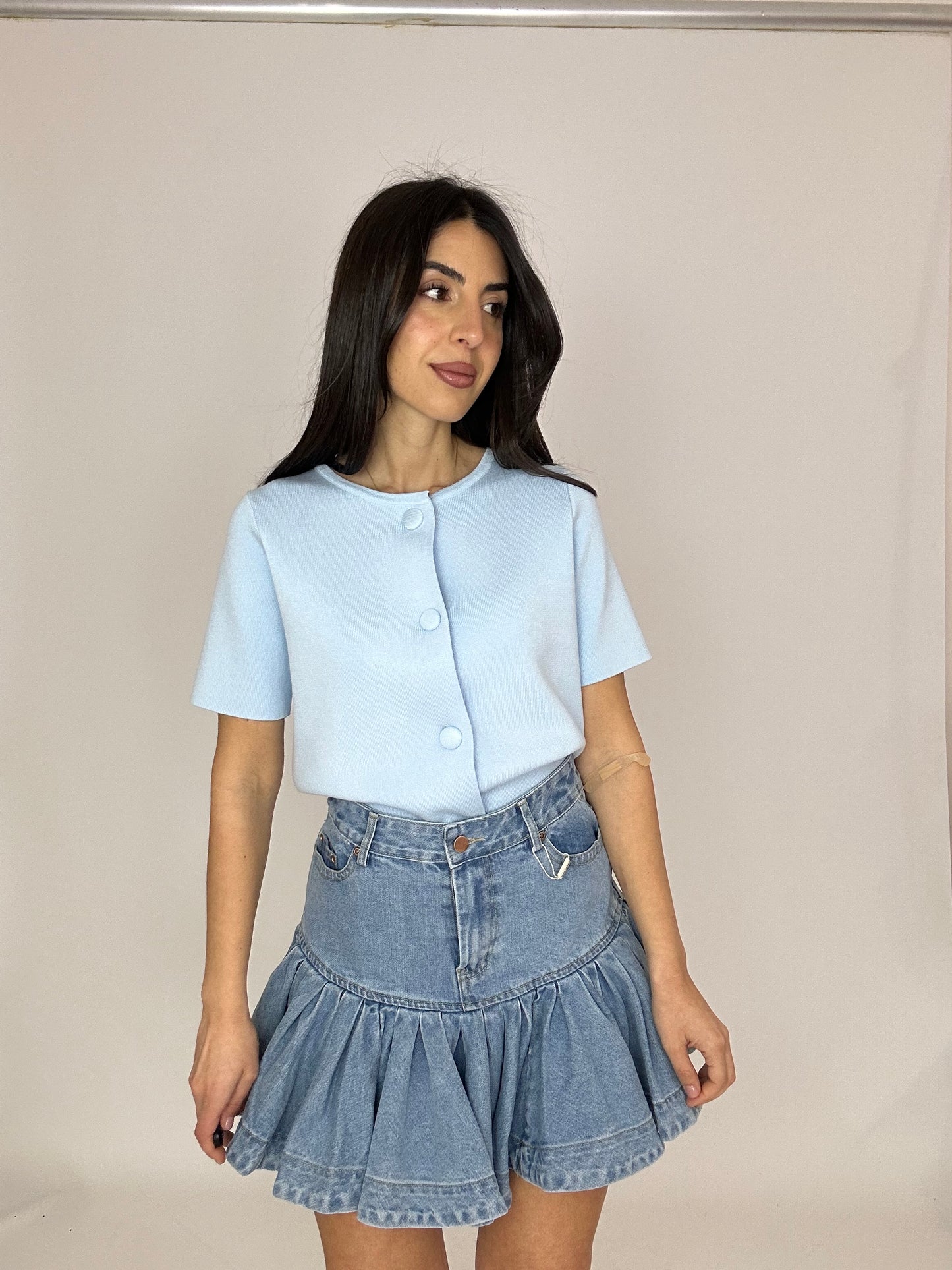 Gonna con balza in denim