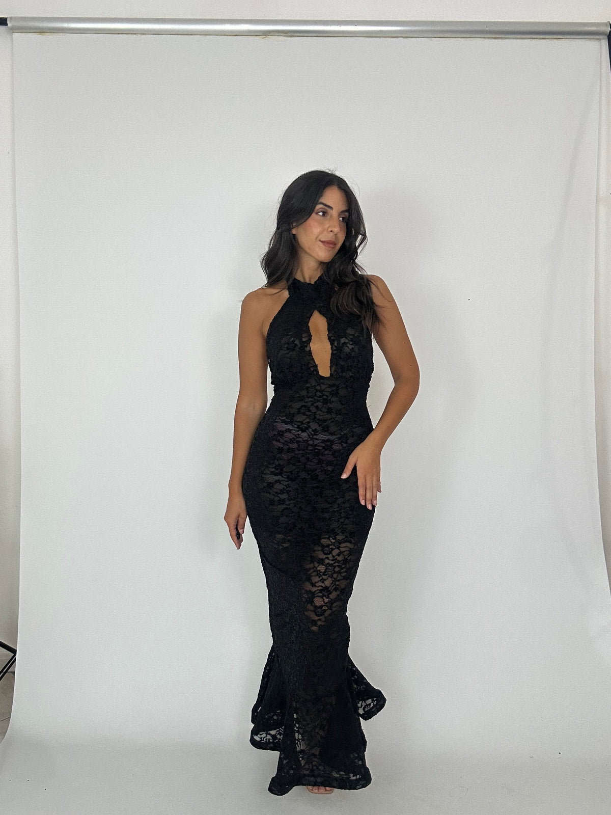 Abito in pizzo con balza nero