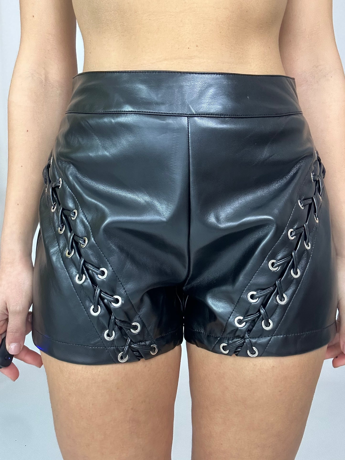 Pantaloncino eco pelle