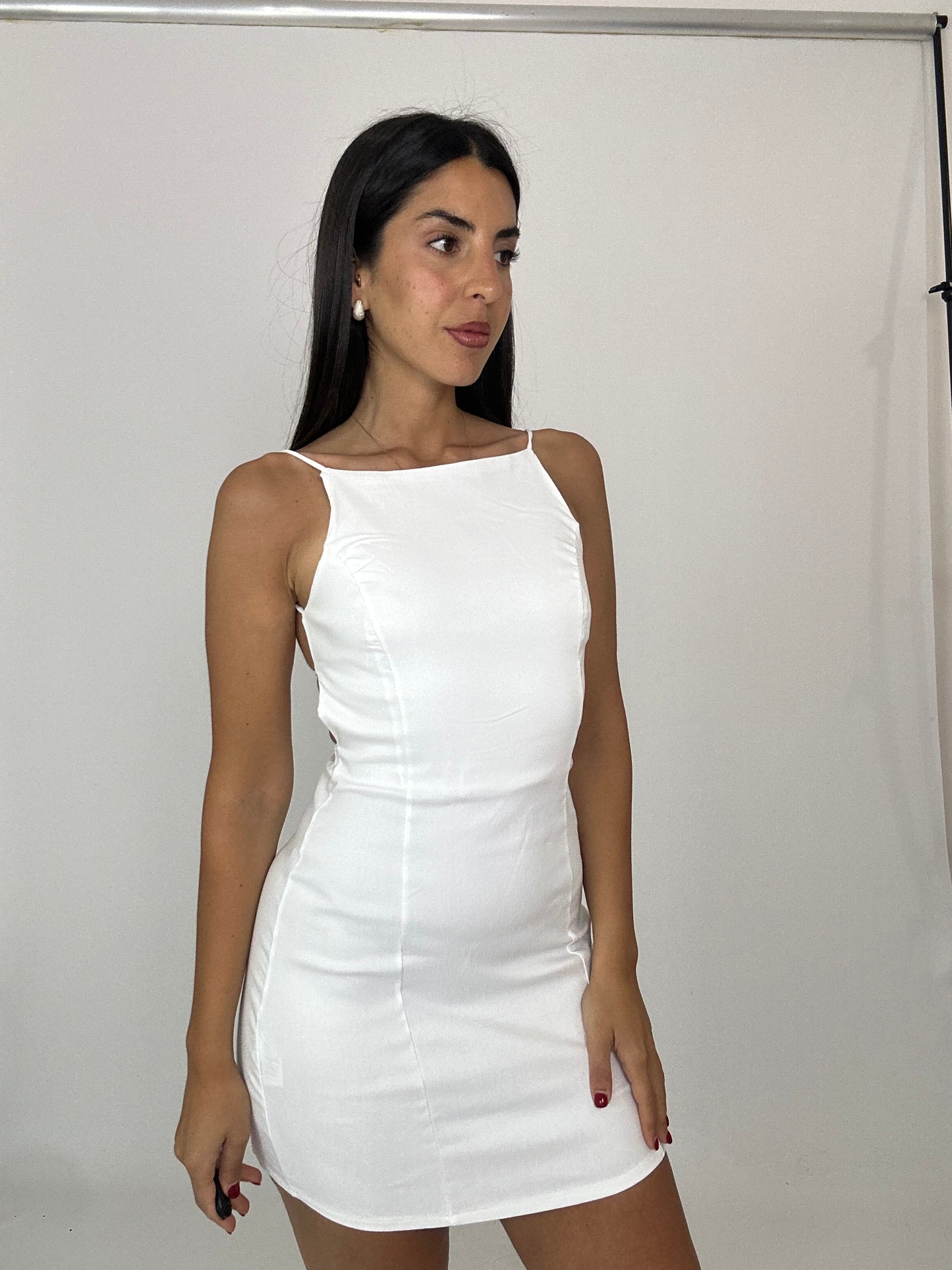 Abito bianco scollato dietro