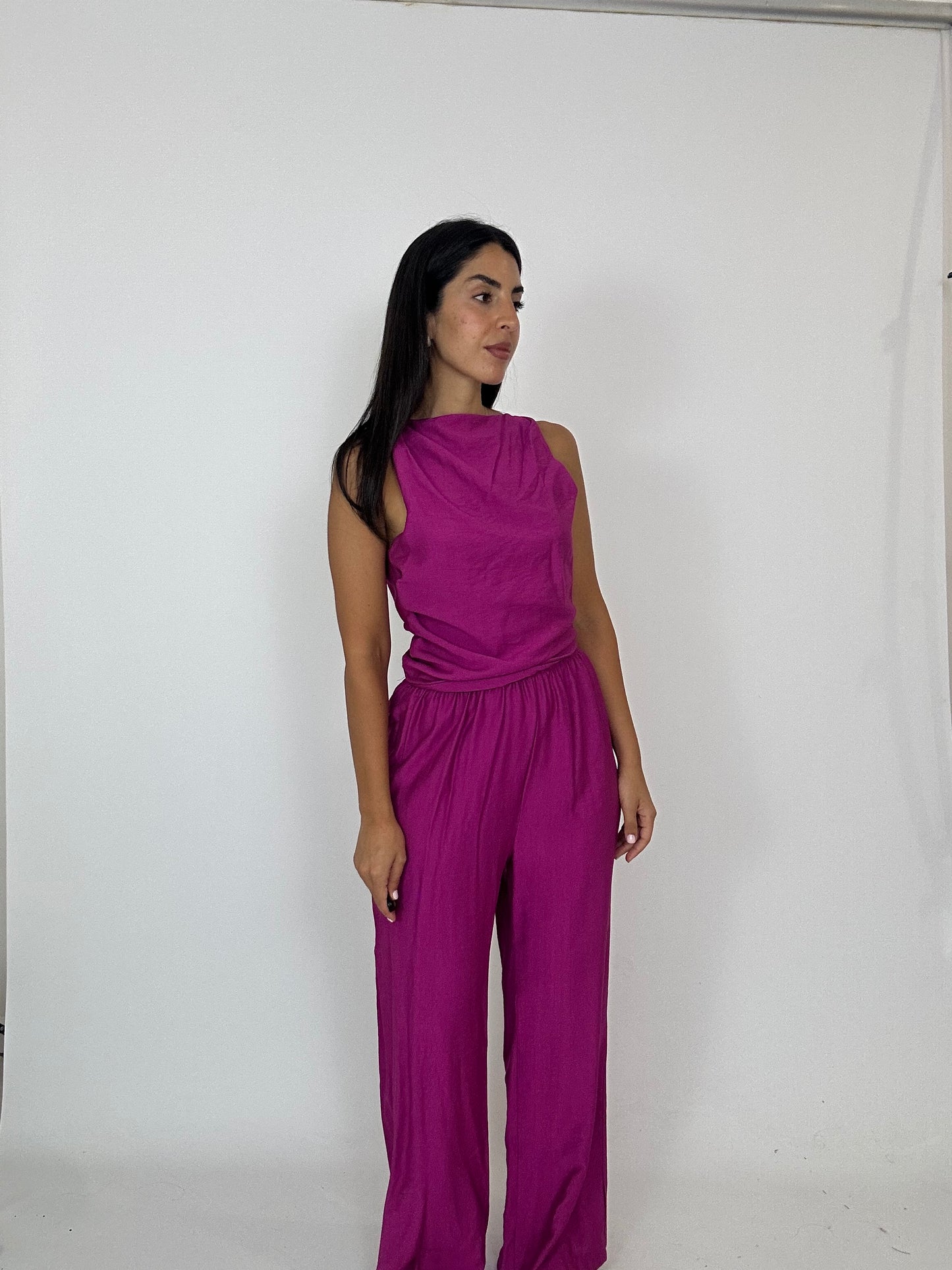 Coordinato viola scollato dietro