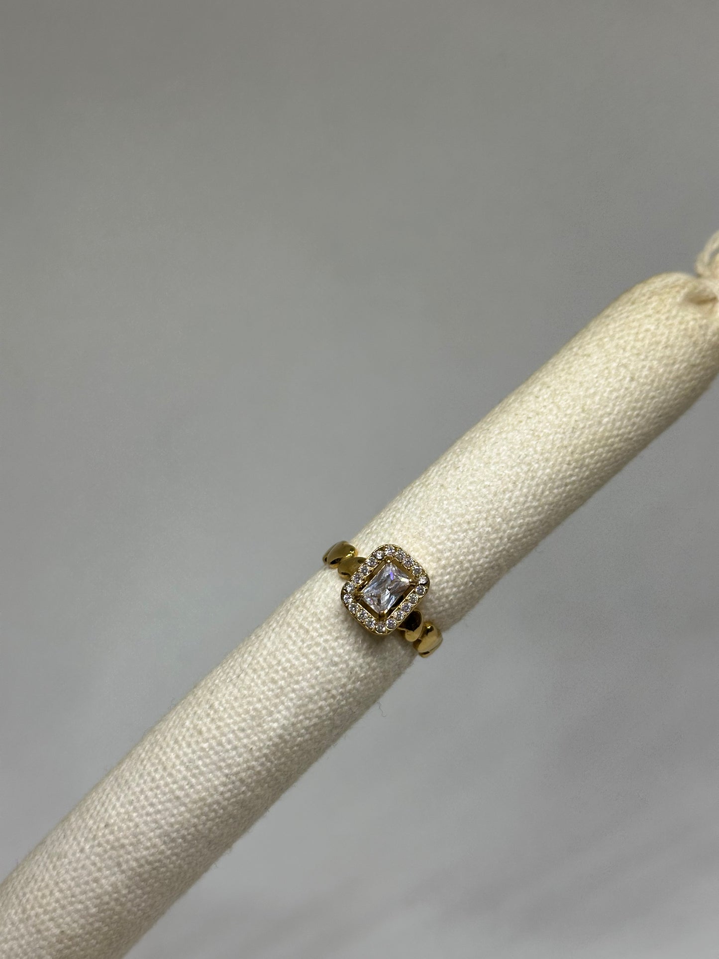 Anello rettangolare regolabile