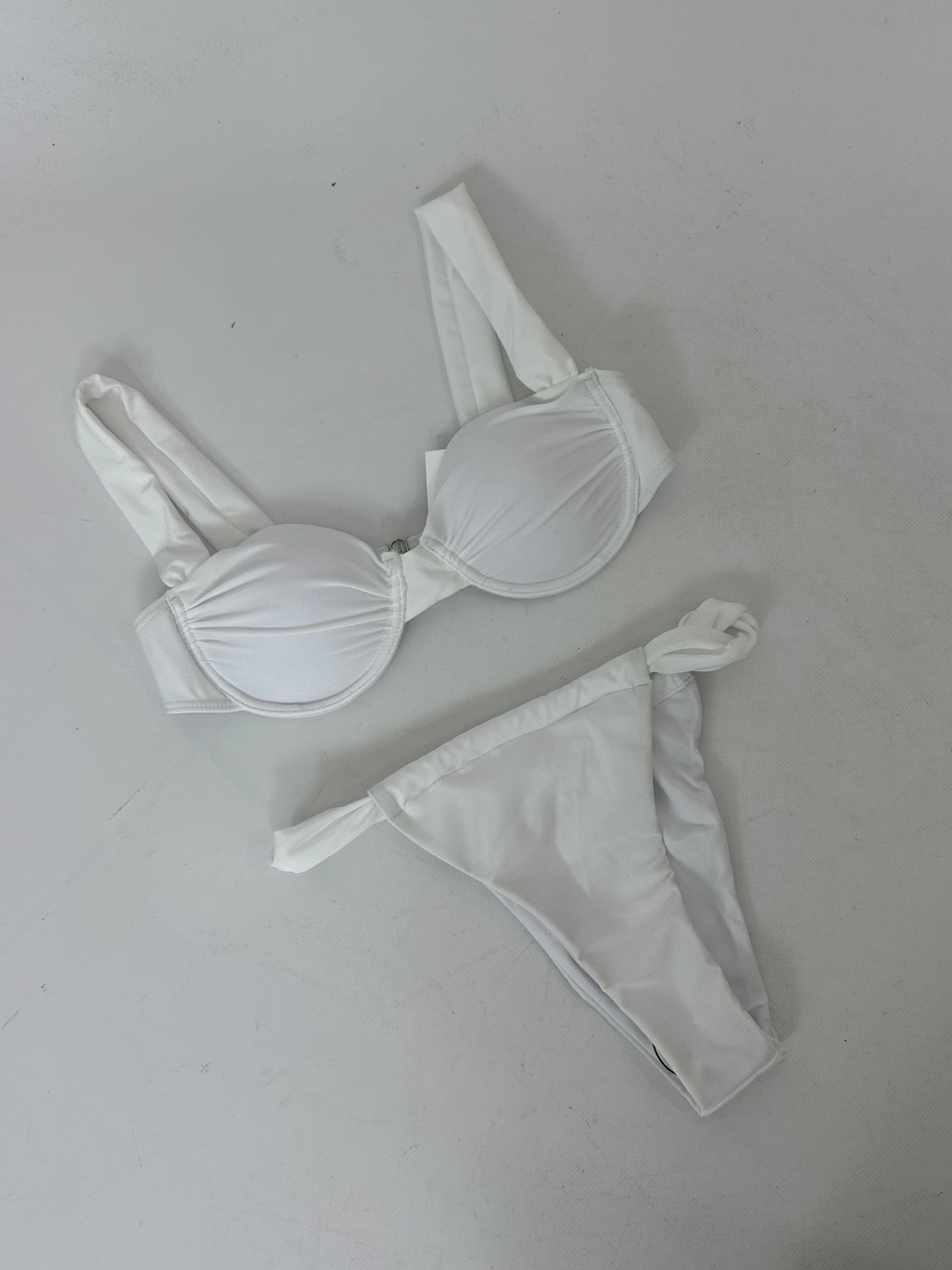 Set costume più vestito bianco velato
