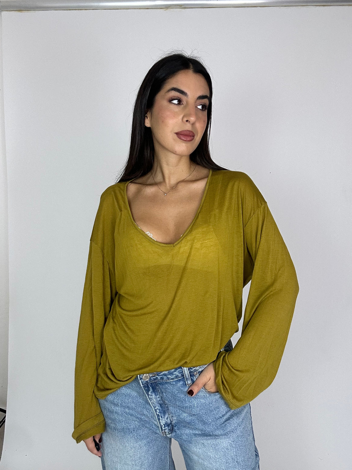 Maglia scollo a V misto lana