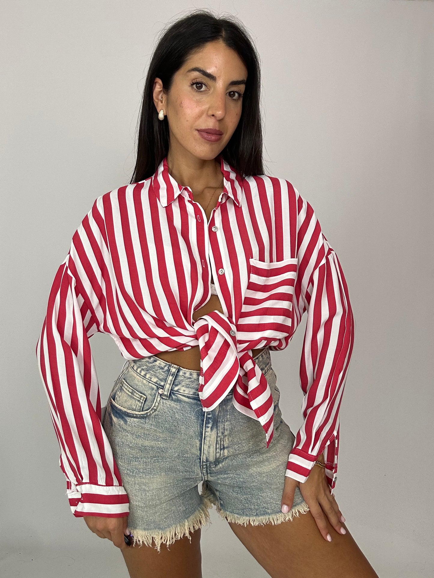 Camicia rossa e bianca