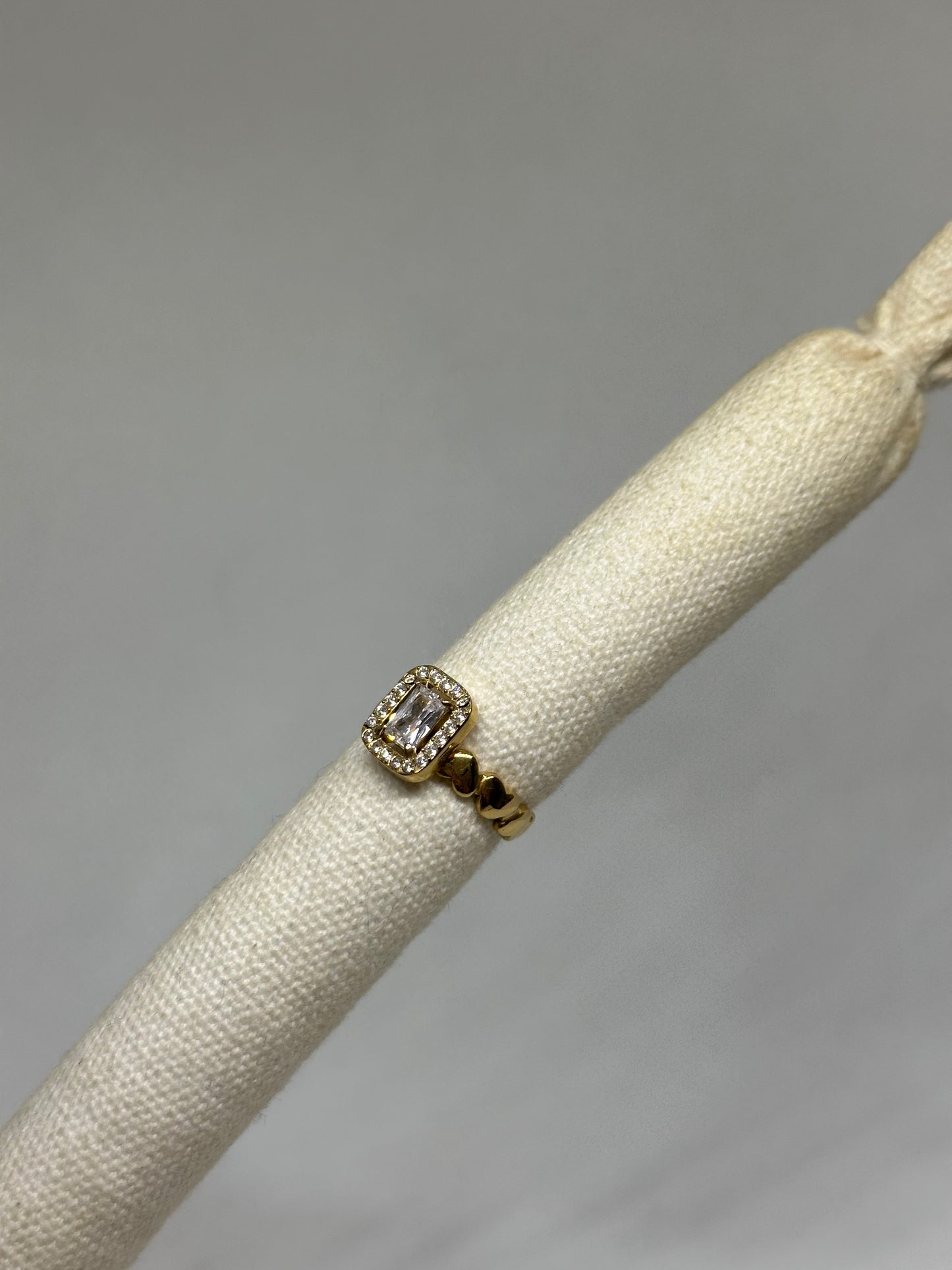 Anello rettangolare regolabile