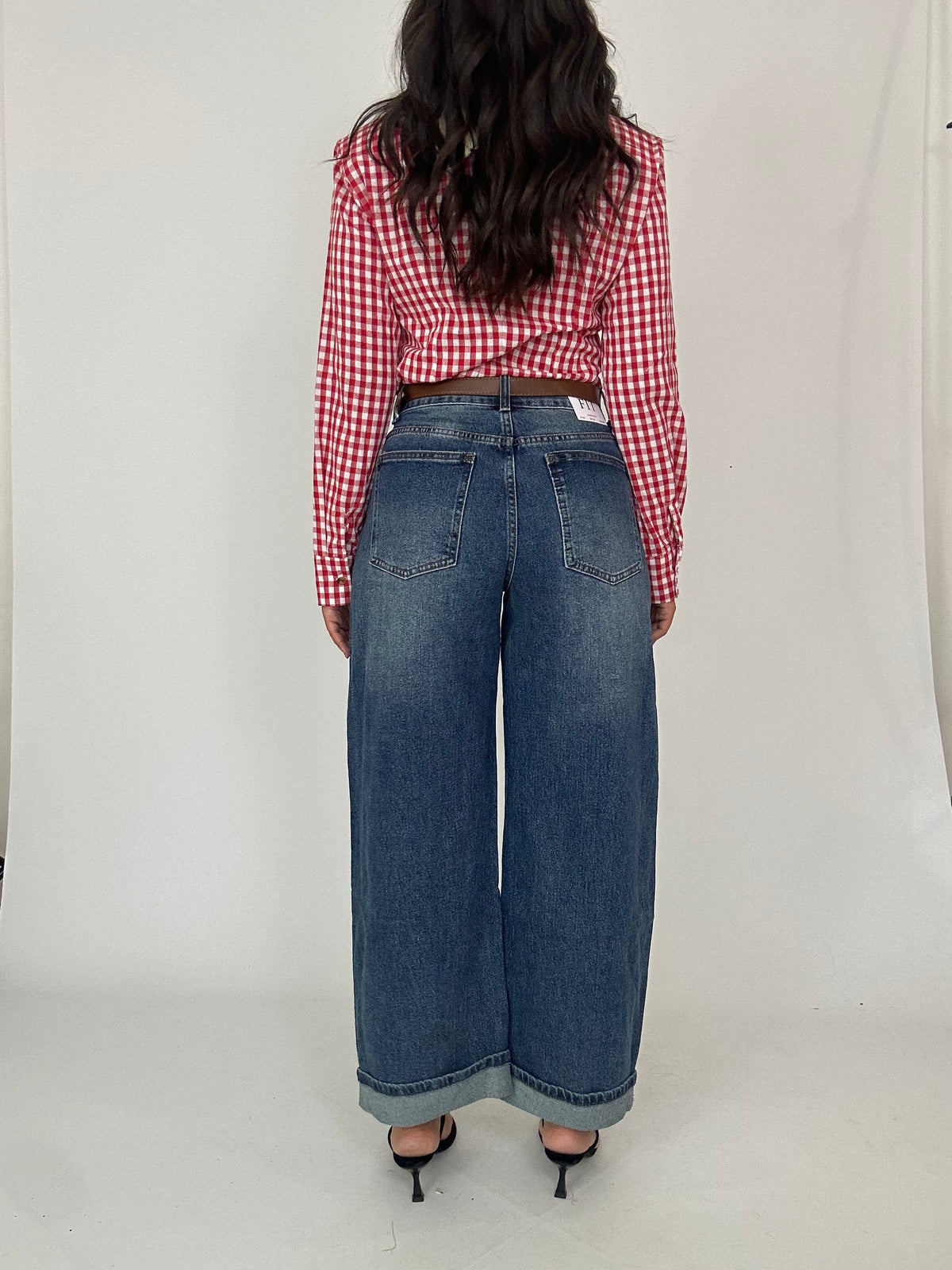 Denim con cinturino marrone