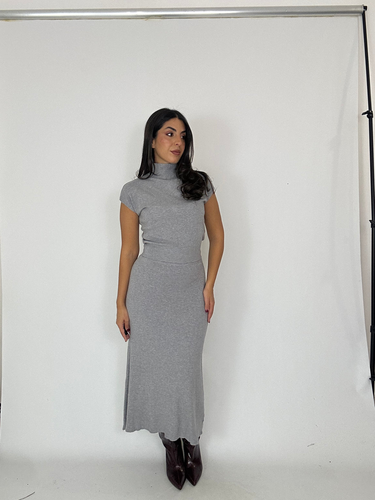 Completo gonna maglia grigio