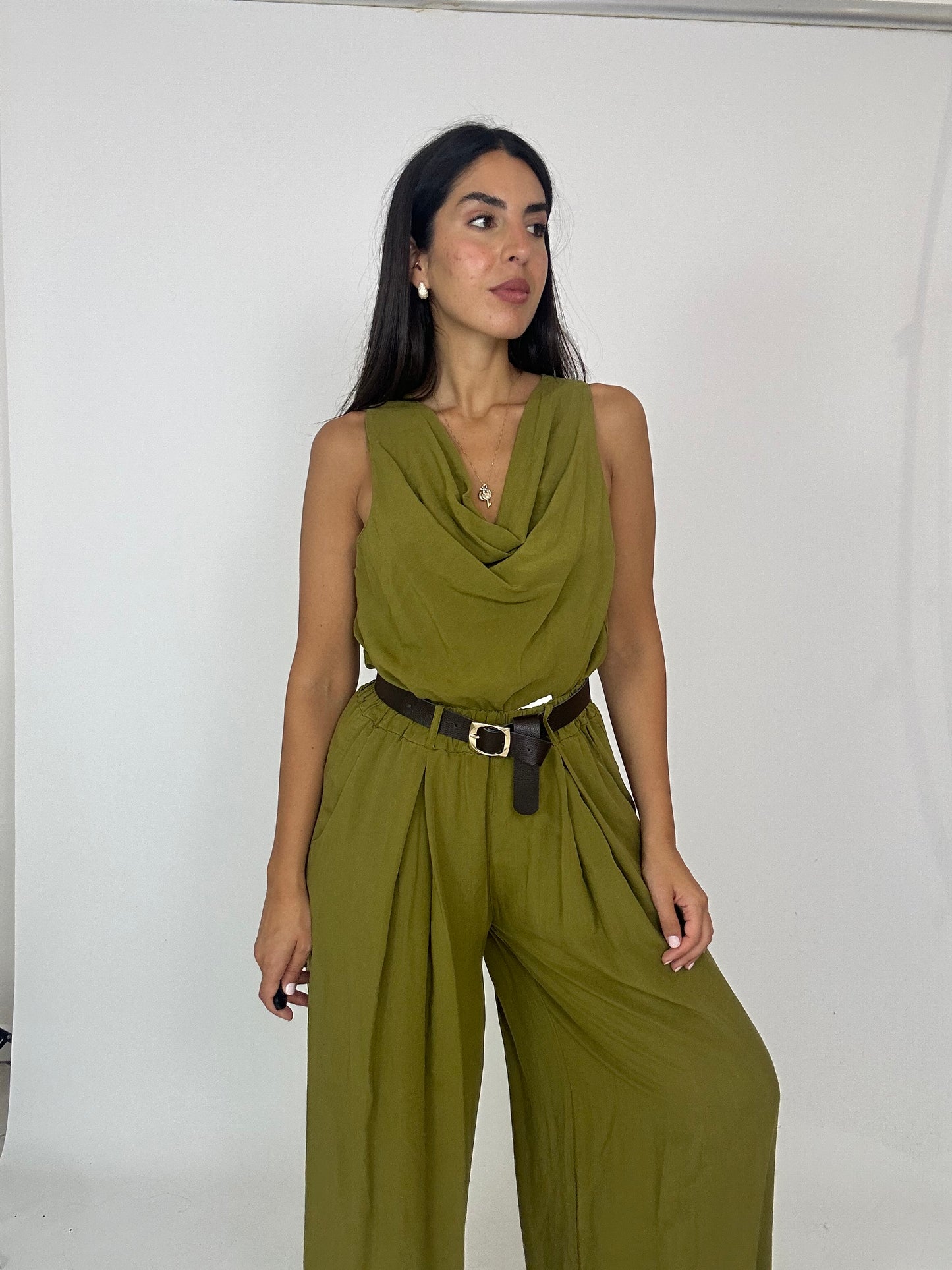 Completo leggero verde oliva