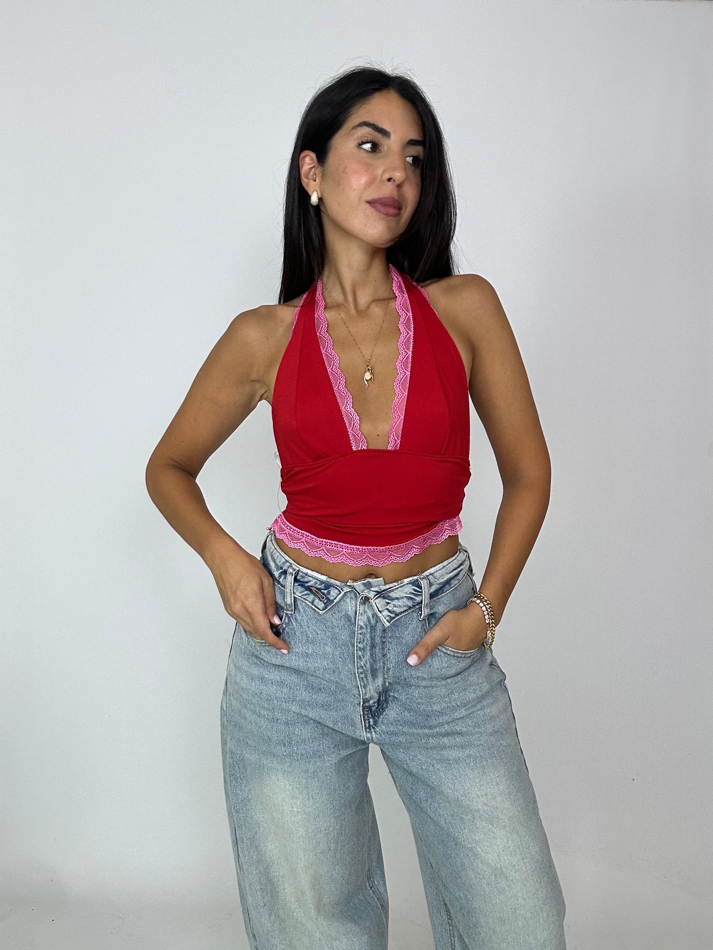 Top rosso scollato dietro