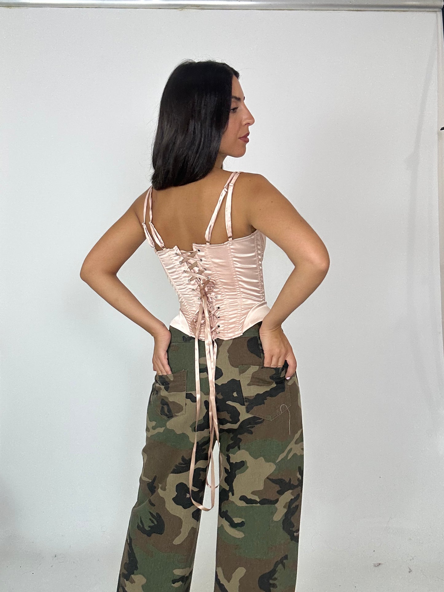 Corsetto con coppa nude