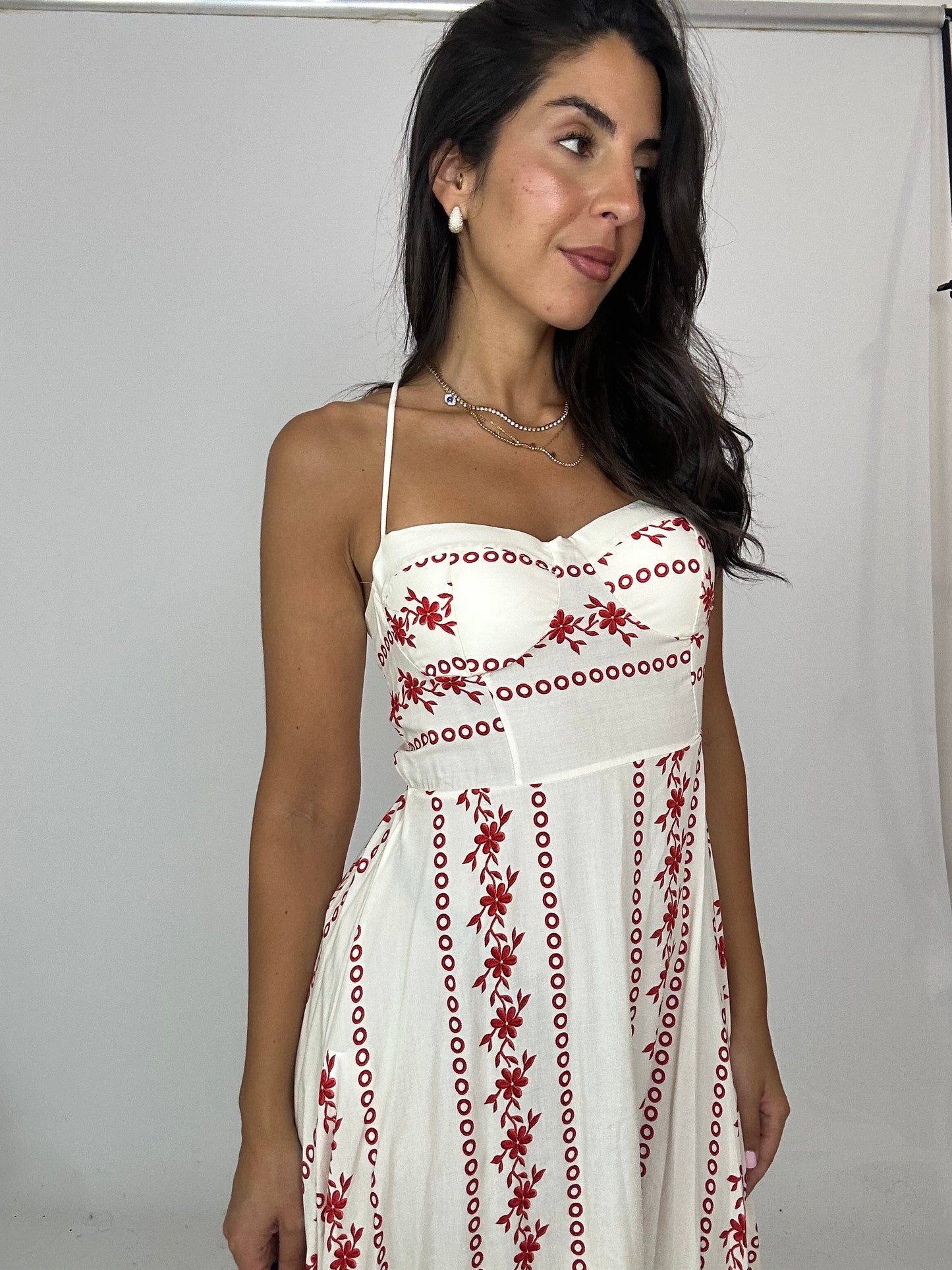 Abito morbido bianco e rosso