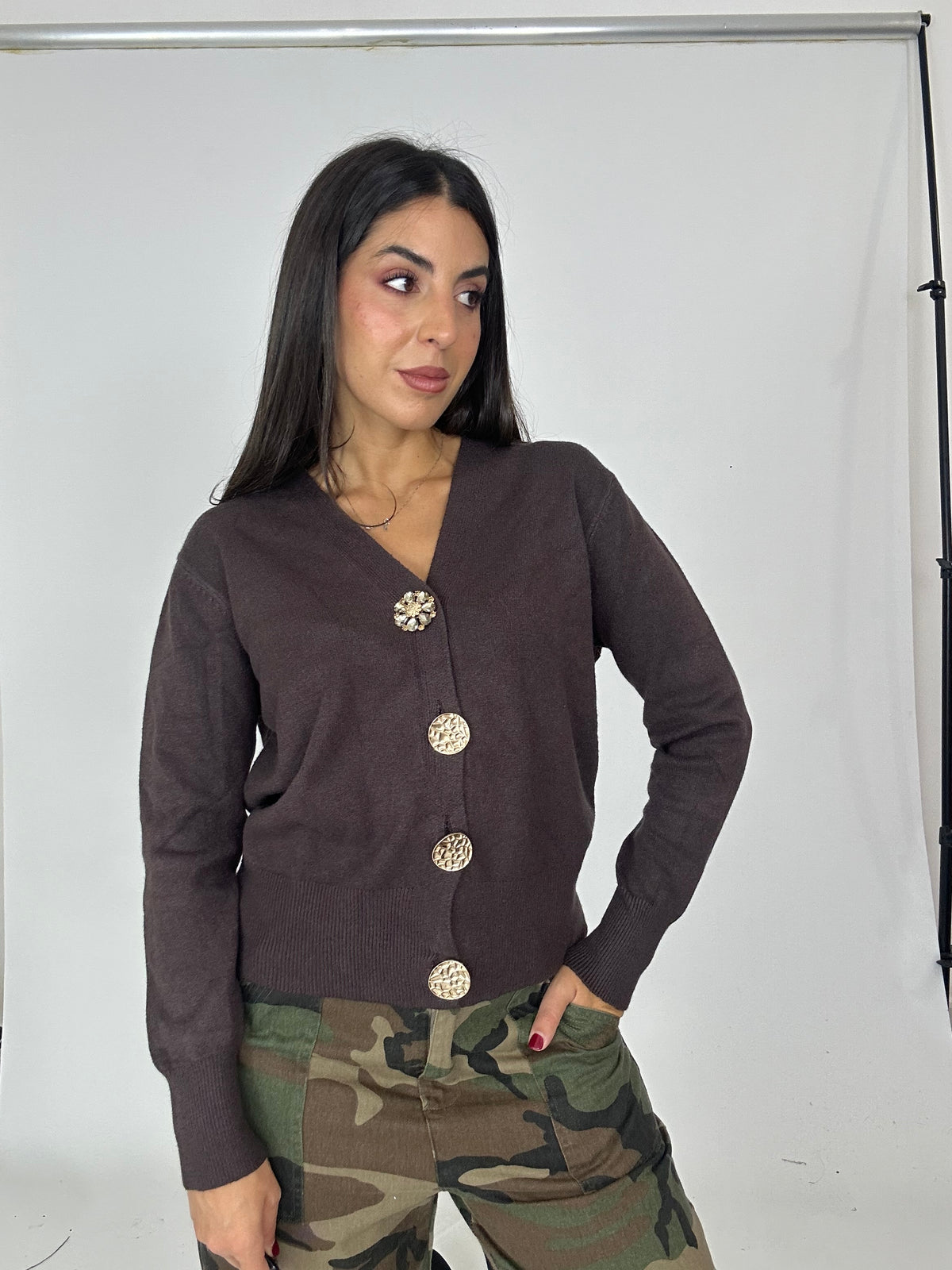 Cardigan bottoni gioiello marrone