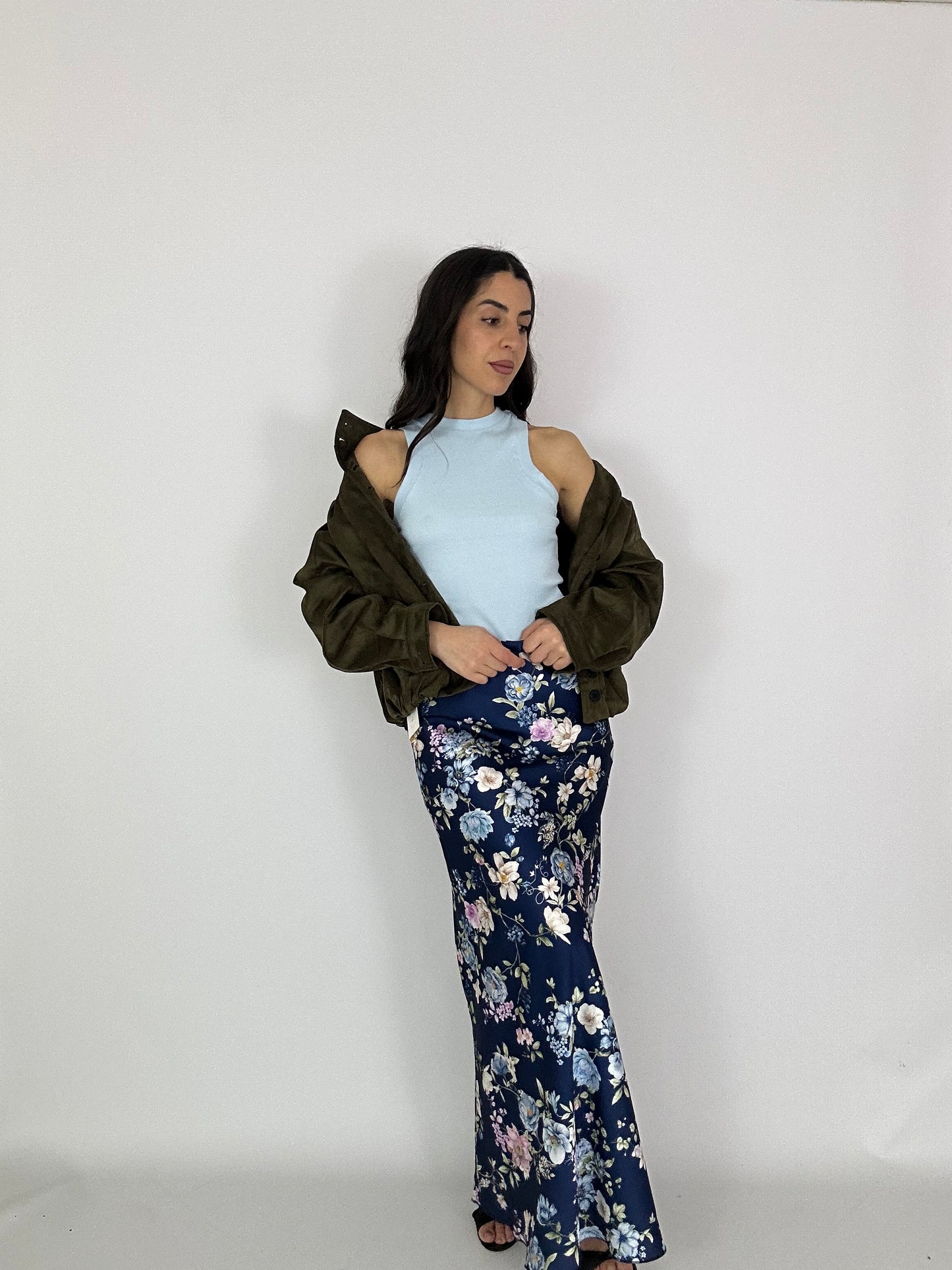 Gonna in raso con fiori- blu