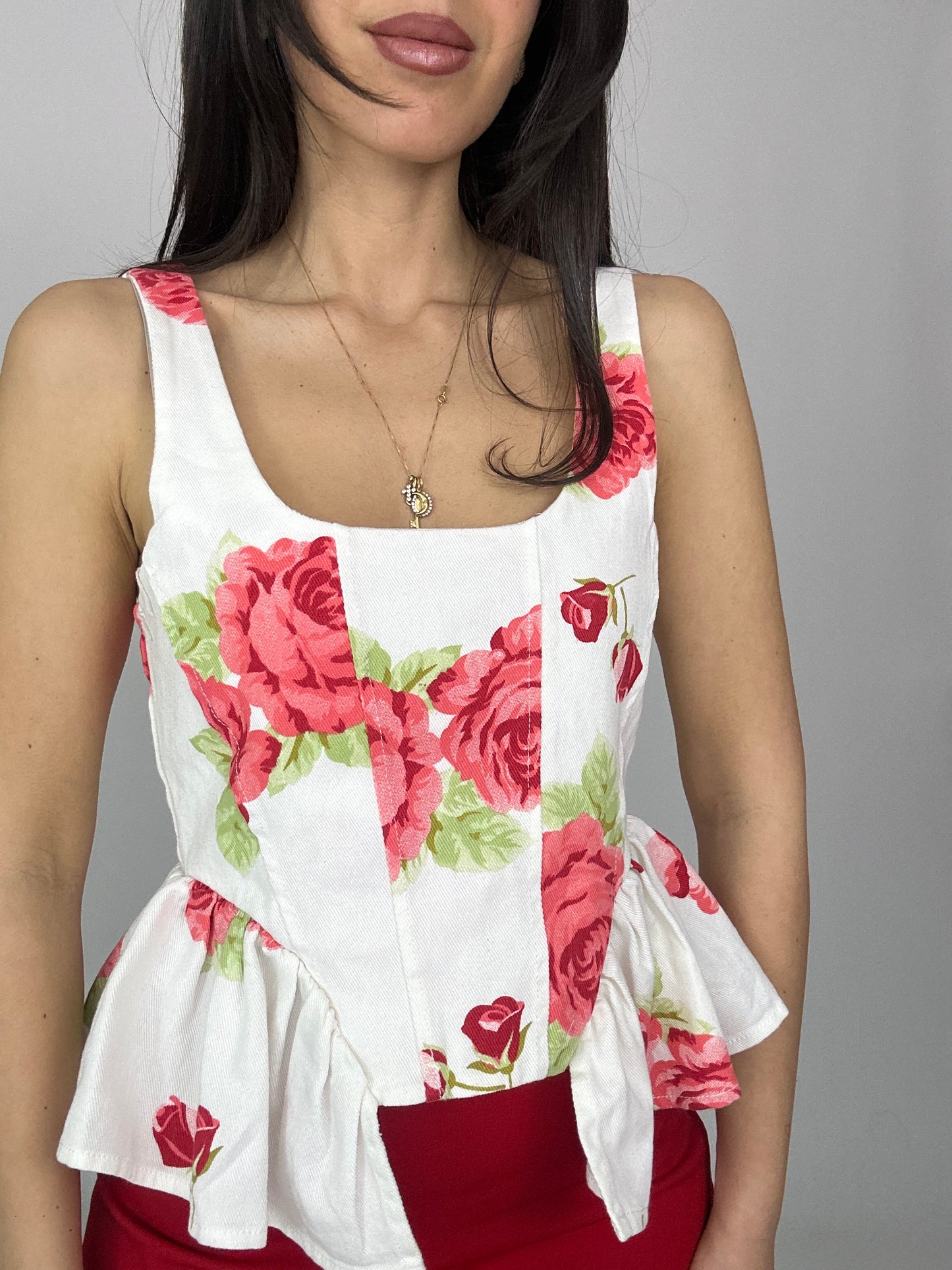 Top con rose lumina