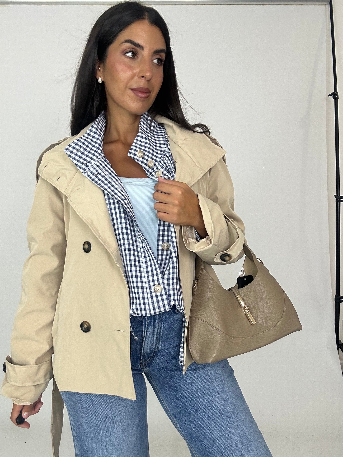 Trench crop con cinturino