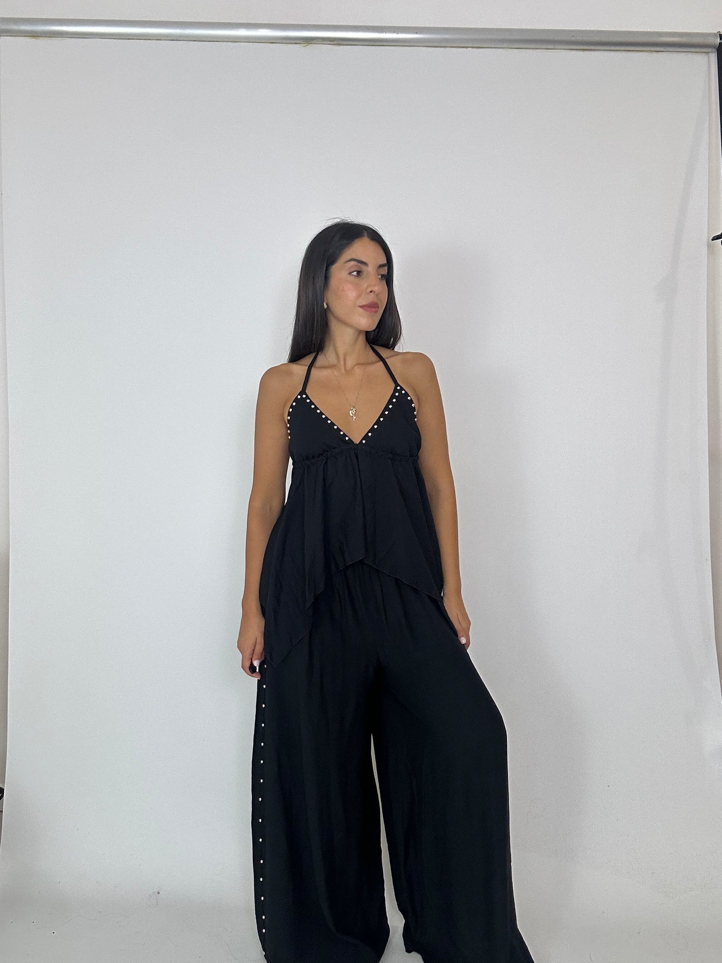 Coordinato nero con borchie
