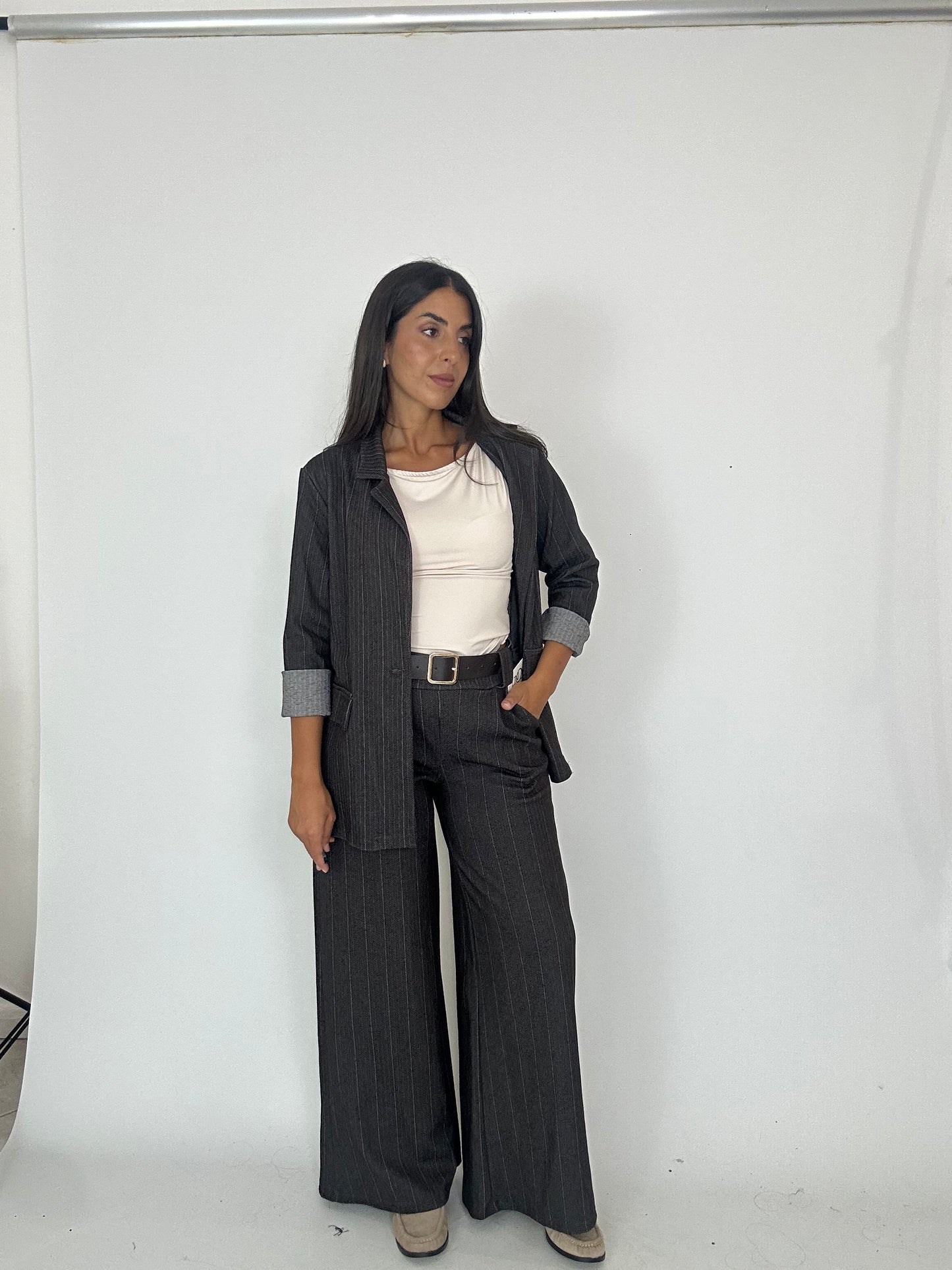 Tailleur gessato marrone