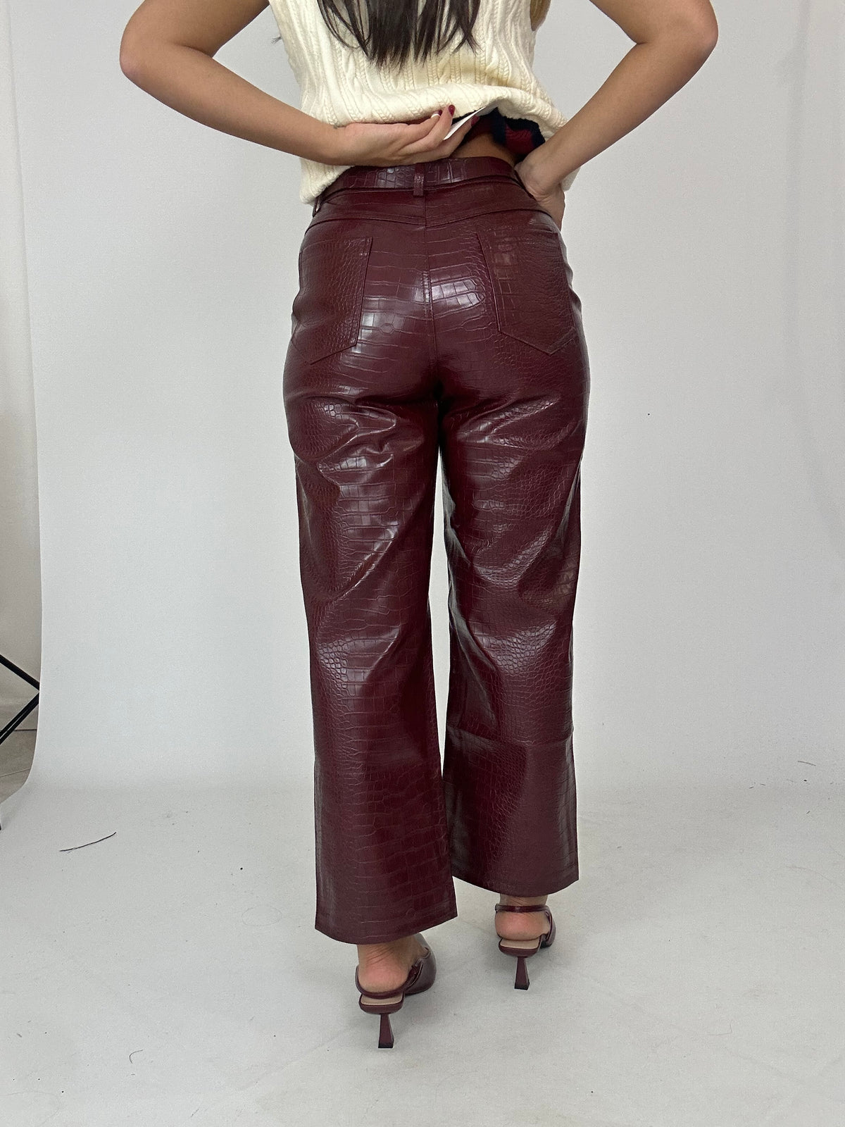 Pantalone in eco pelle bordeaux