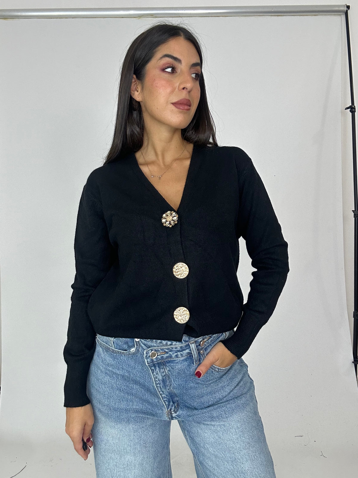 Cardigan con bottoni gioiello nero