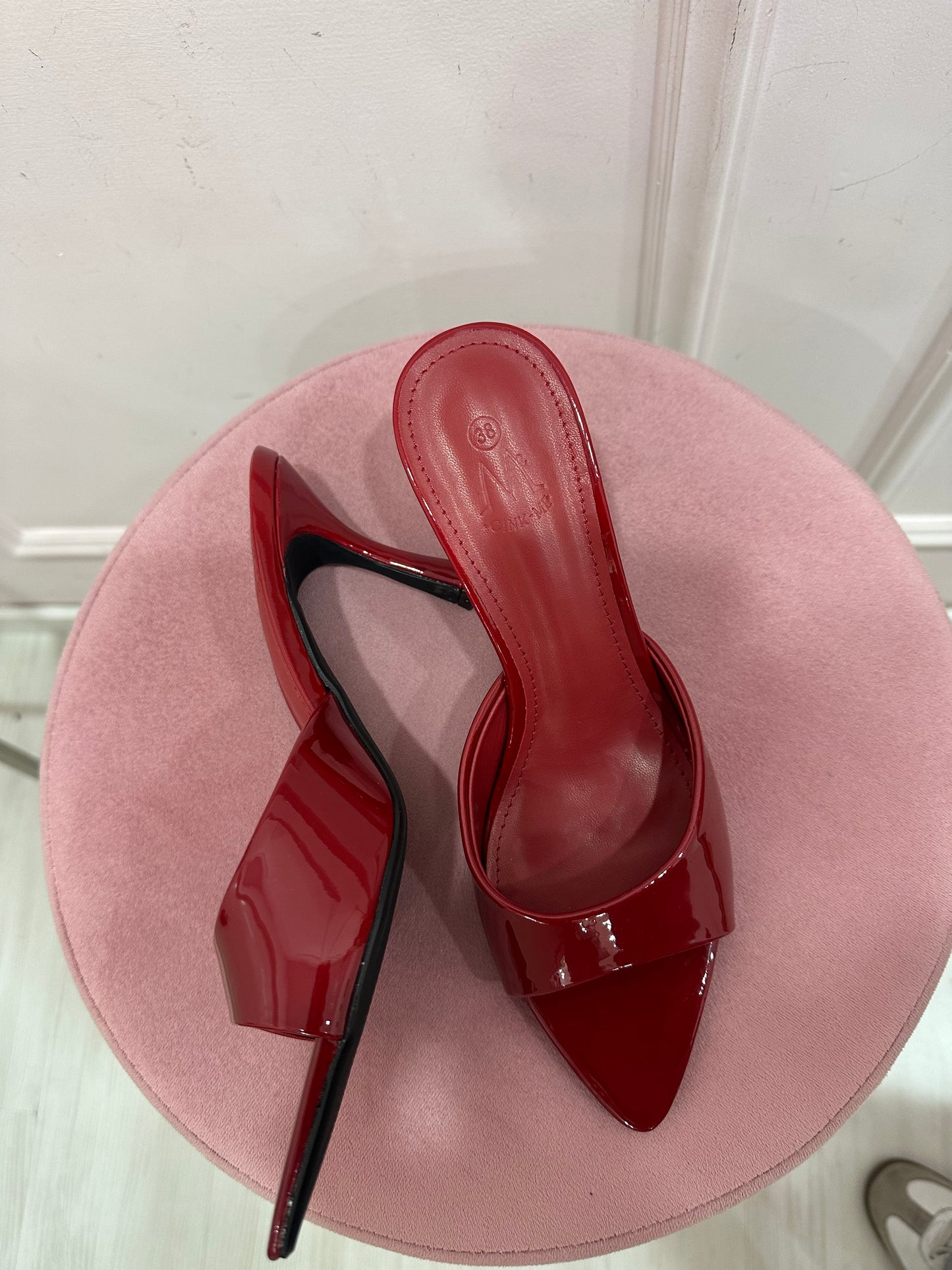 Mule con tacco in vernice - rosso