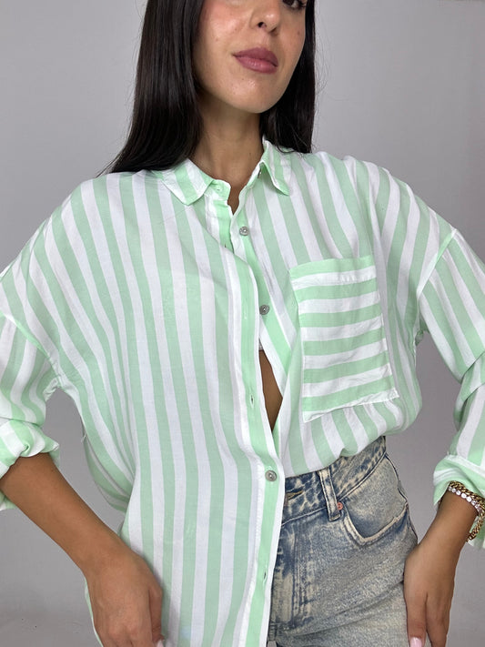 Camicia verde e bianca