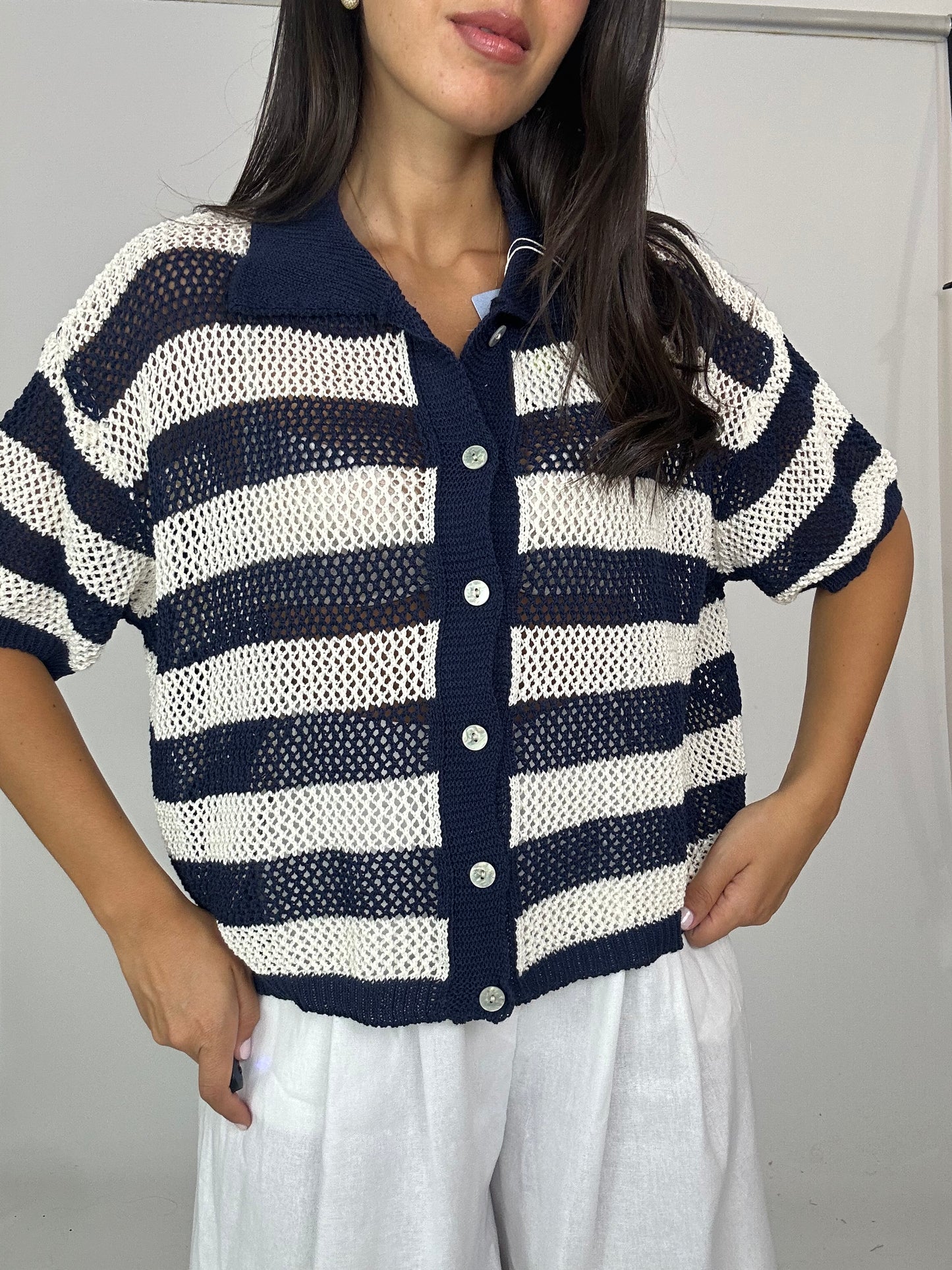 Maglia in filo con bottoni