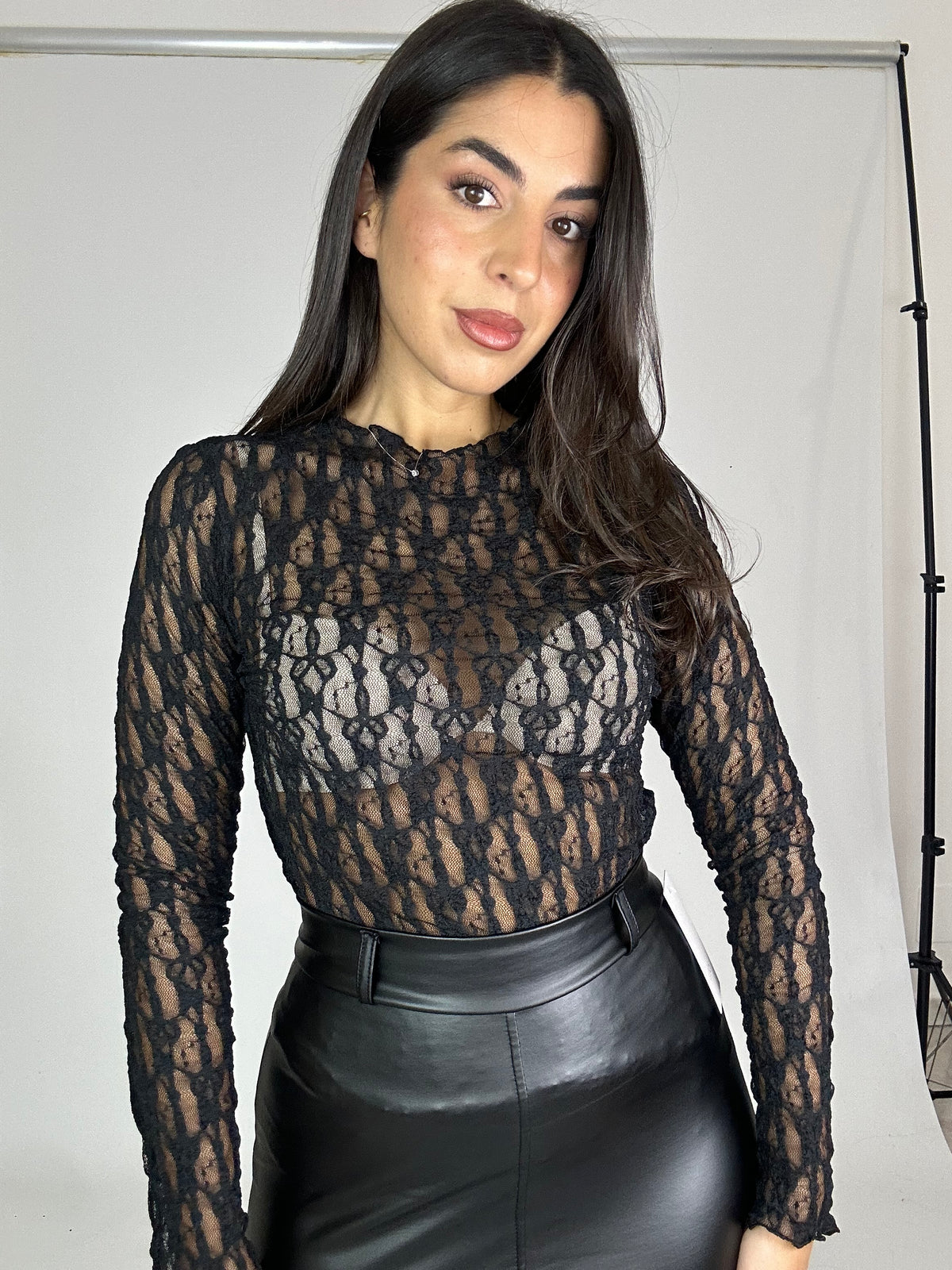 Maglia velata nera