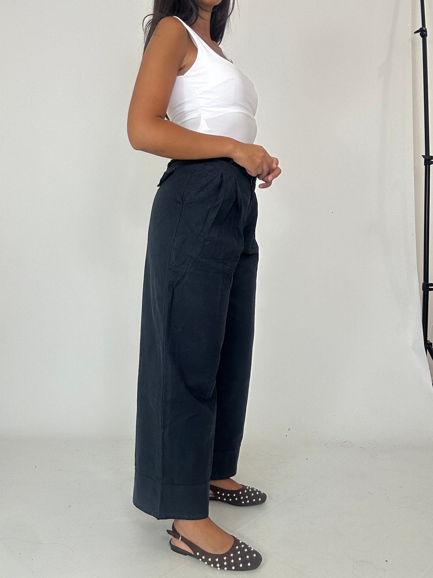 Pantalone blu con piega
