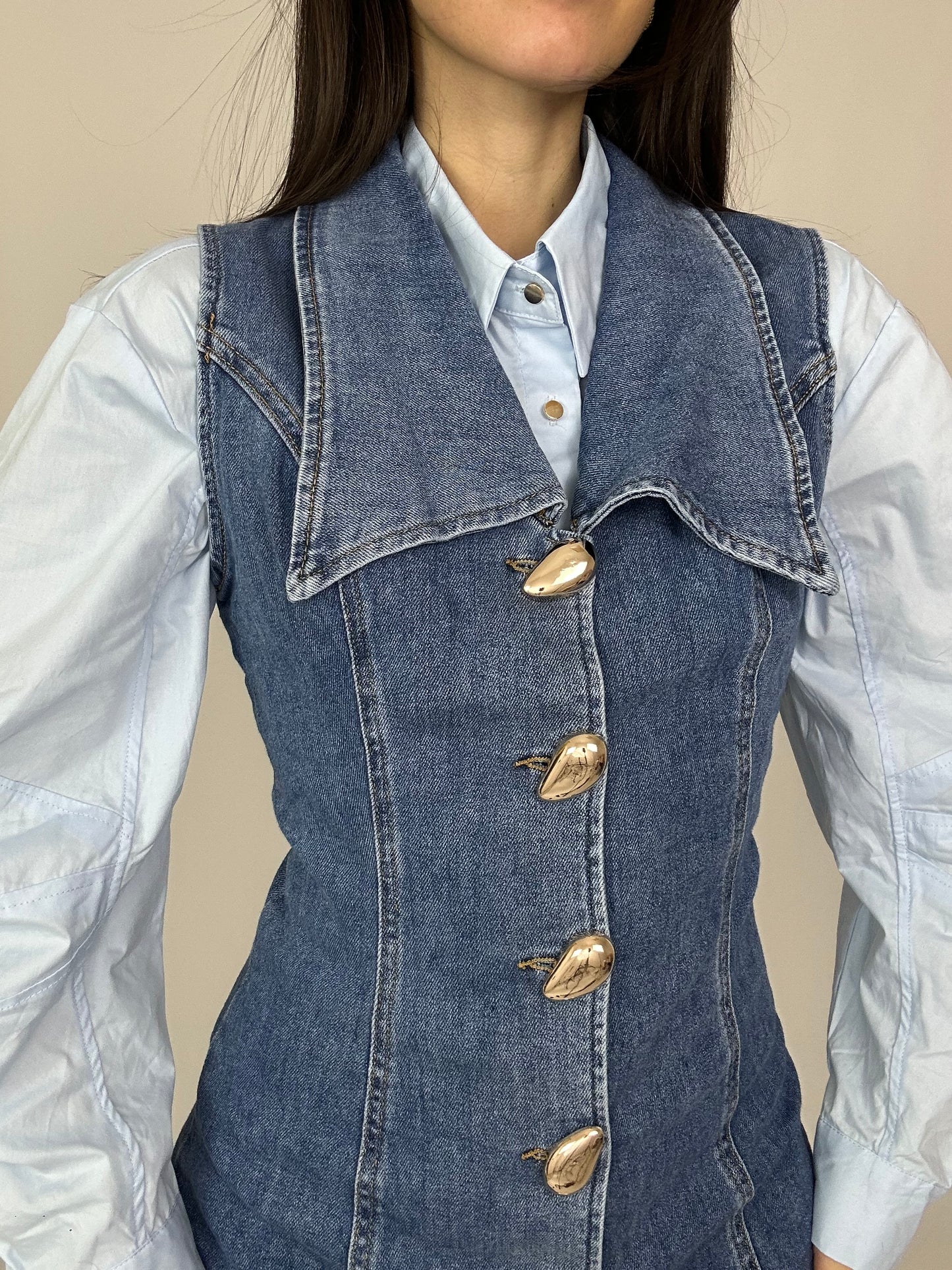 Abito Denim con bottoni particolari