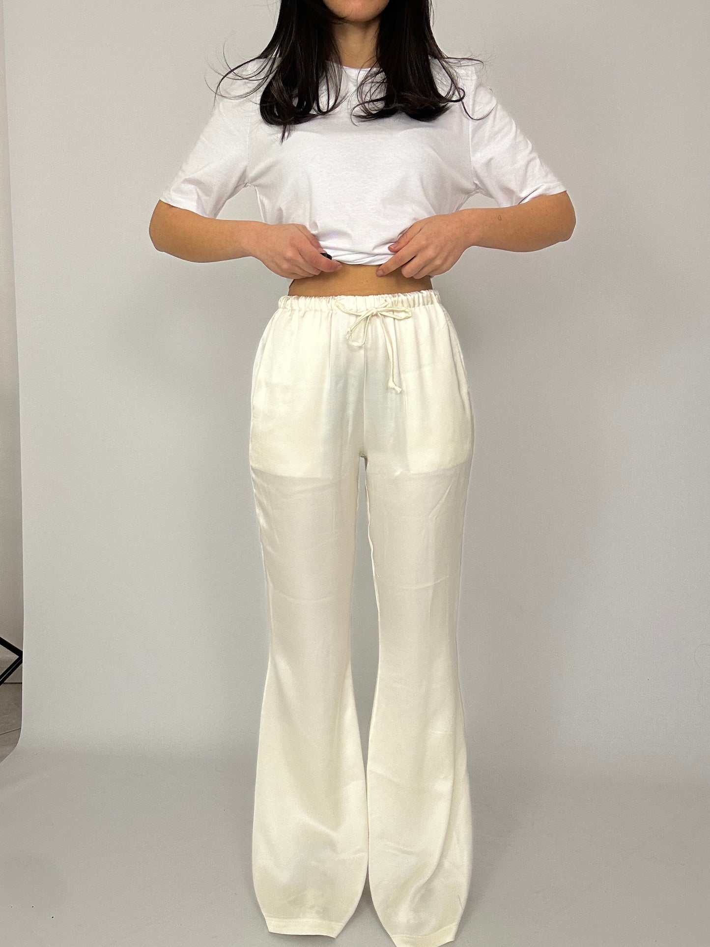 Pantalone zampa in raso lumina