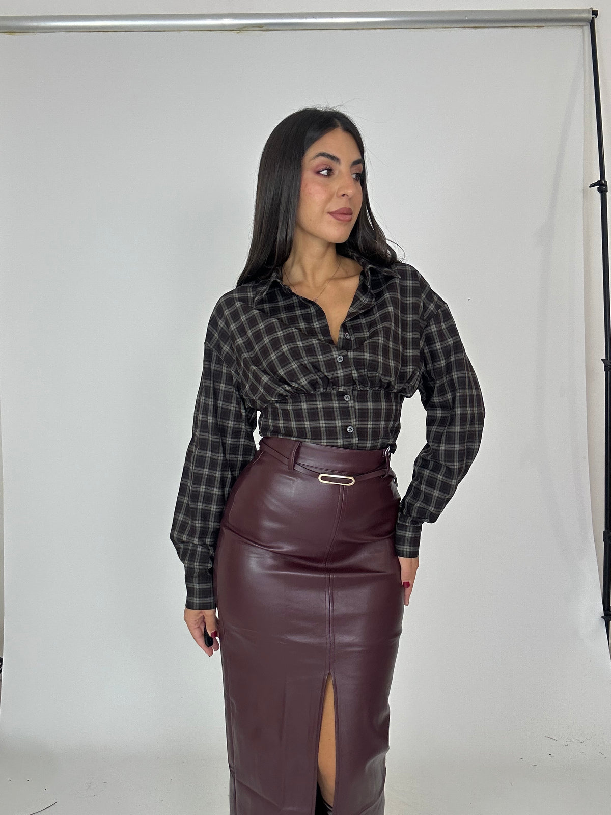Camicia quadri scollata sul retro